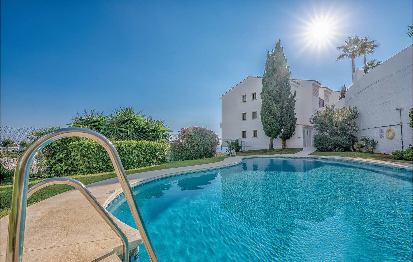 Apartamento vacacional entero, Apartamento con vistas al mar, piscina y aparcamiento in La Cala de Mijas, Mijas