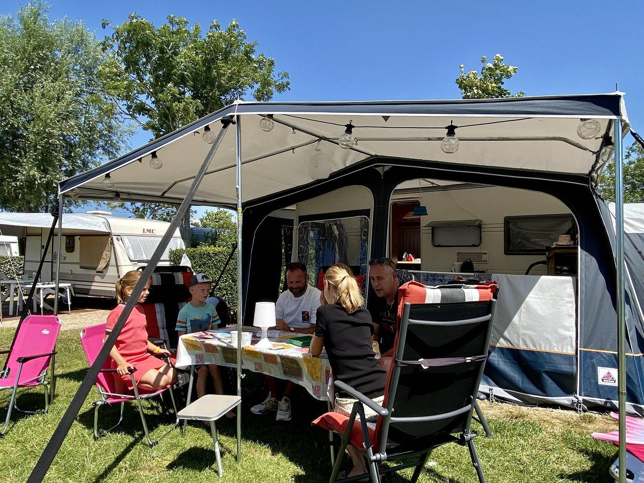 Camping Zonneweelde — Comfortplatz in Nieuwvliet, Zeeuwse Kust
