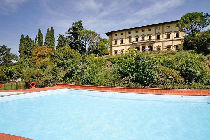 Ferienwohnung für 6 Personen, mit Balkon und Garten sowie Kinderpool und Pool - 1