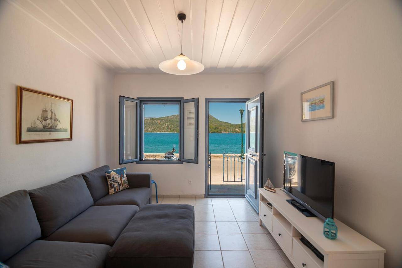 Cottage on the Sea in Βαθύ, Ιθάκη