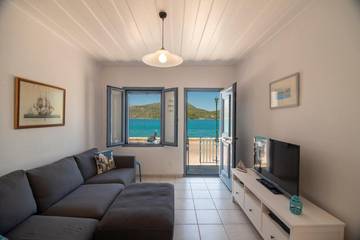 Gîte pour 4 personnes, avec jardin et vue dans Vathy