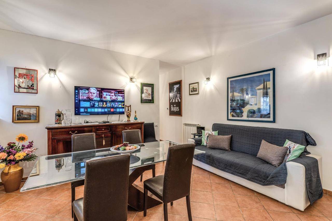 Appartamento intero, Two-Bedroom Apartment in Passoscuro, Fiumicino