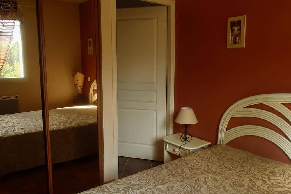 Enclosed garden, Close to shops and leisure facilities, 300m from the Gulf, Private Parking in Arzon, Côte des Mégalithes