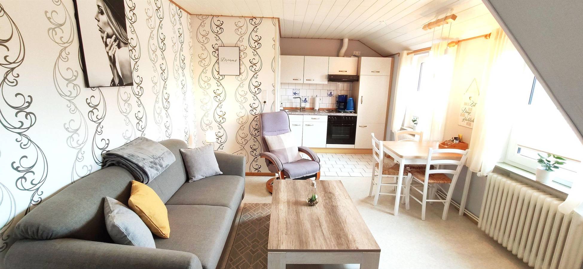 Ganze Ferienwohnung, Gästehaus Zur alten Post Wohnung Ost in Dornumergrode, Dornum