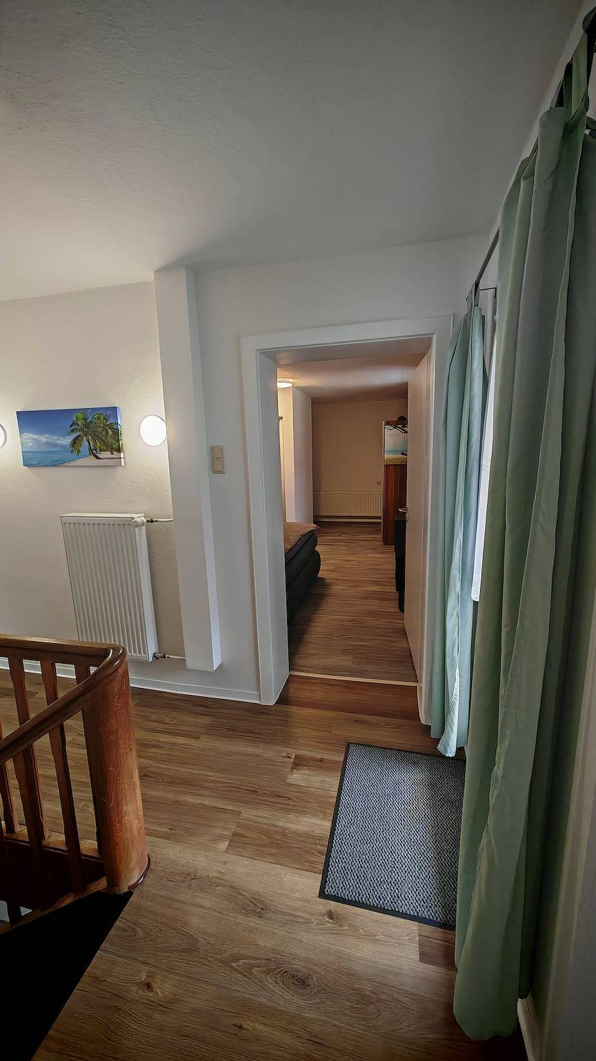 Ganze Ferienwohnung, Wia Dahoam - Doppelzimmer 1 mit Balkon in Altötting, Landkreis Altötting