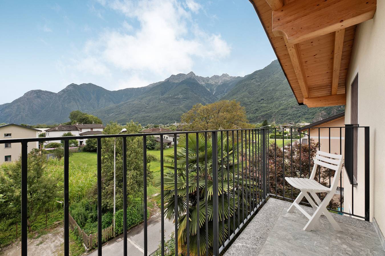 Ganze Wohnung, Apartment 'Mansarda' mit Bergblick, Wlan und Klimaanlage in San Cassiano Valchiavenna, Prata Camportaccio