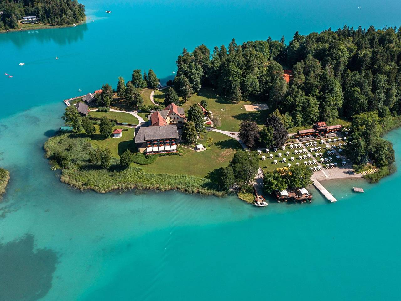 Das Inselhotel im Faaker See - Doppelzimmer mit Seeblick (Dusche oder Badewanne) - 25 in Karawanken und Bachergebirge, Finkenstein am Faaker See