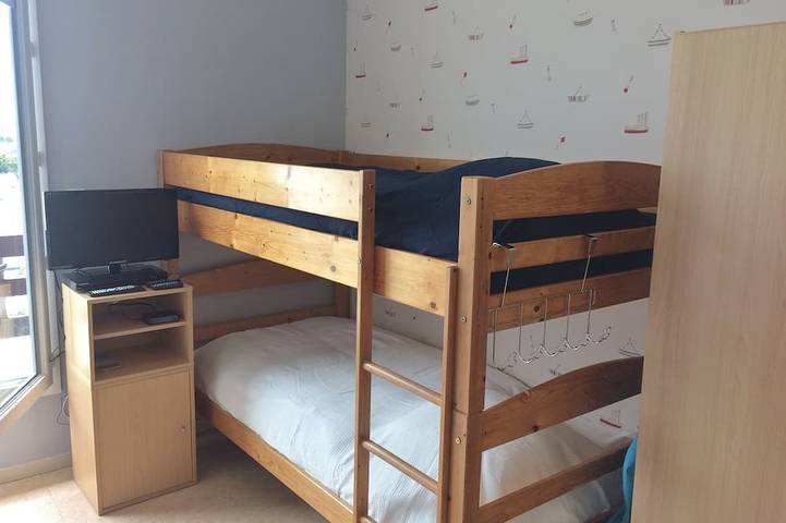 Gîte pour 4 personnes, avec balcon ainsi que piscine et jacuzzi à Donville-les-Bains - 4