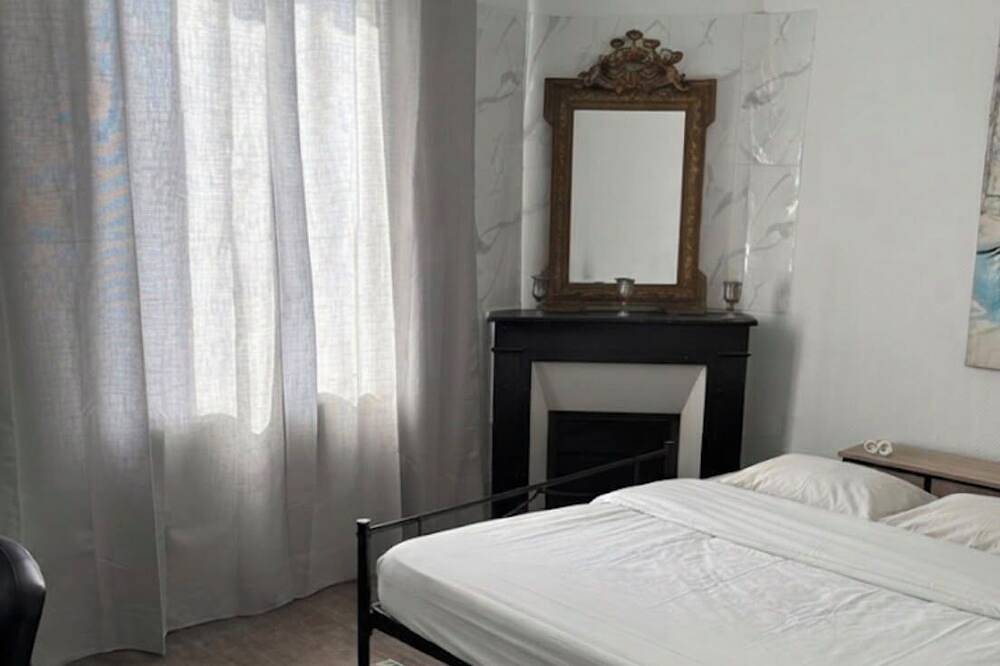 Cozy townhouse, near the castle and train station (2-minute walk) in Dourdan, Essonne