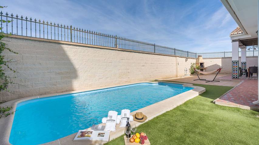 Chalet para 8 personas, con piscina además de balcón/terraza y jacuzzi en Vega de Granada - 2