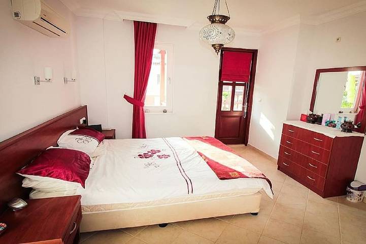 Schöne freistehende Villa mit Pool, 2 min zu Fuß zum Zentrum von Dalyan in Ortaca, Türkische Ägäis