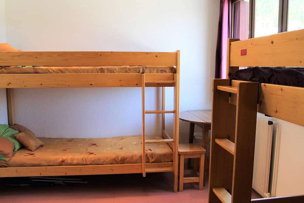 Ganze Wohnung, Geräumige Ferienwohnung in Vars mit 8 Schlafplätzen, Balkon & in Pistennähe in Vars, Briançon und Umgebung
