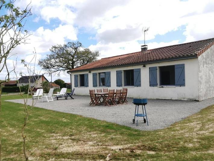 Location de vacances pour 8 personnes, avec jardin, animaux acceptés à Usson-du-Poitou - 4