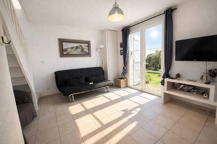 Location de vacances pour 6 personnes, avec vue et jardin dans Sainte Cécile Plage - 2