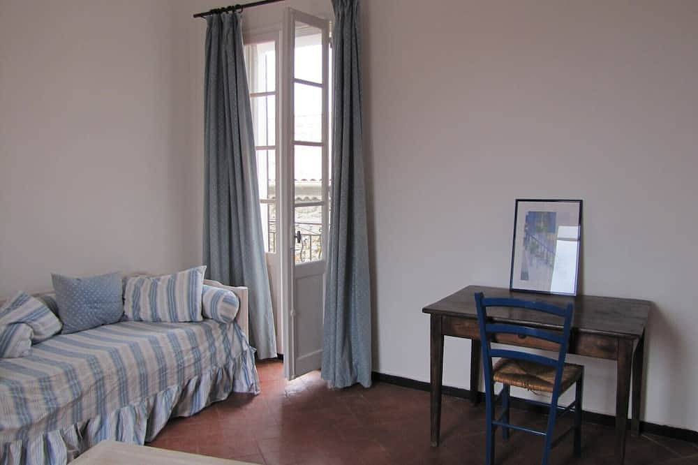 Maison lumineuse face à la mer avec grande terrasse et jardin in Hyeres, Parc national de Port-Cros