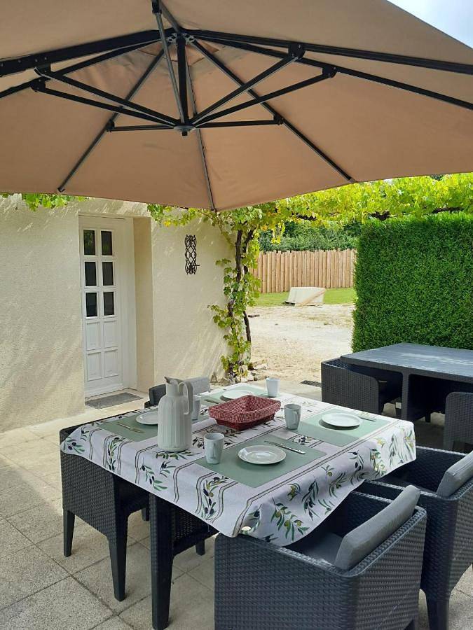Location de vacances pour 8 personnes, avec jardin et piscine à Saint-Martin-l'Ars - 3