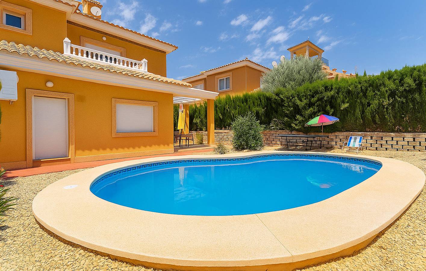 Amplio Apartamento con Piscina, WiFi y Parking en Busot in Busot, Costa Blanca