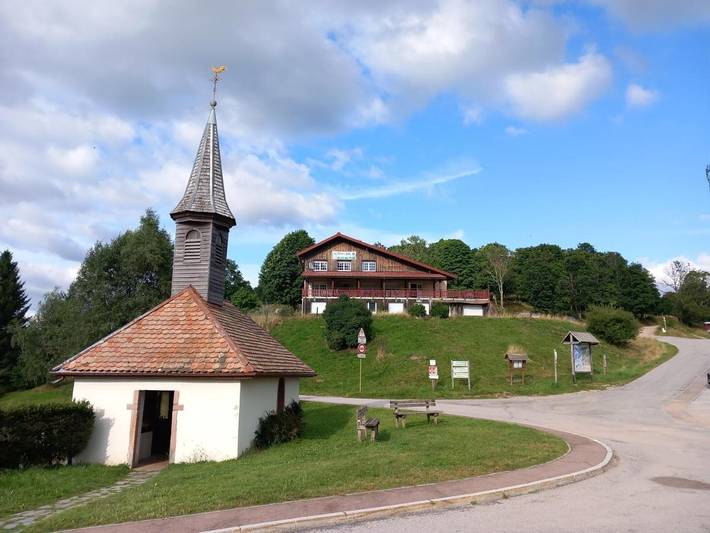 Gîte pour 4 personnes, avec Terrasse ainsi que Jardin et Vue dans Station De Ski Du Brabant