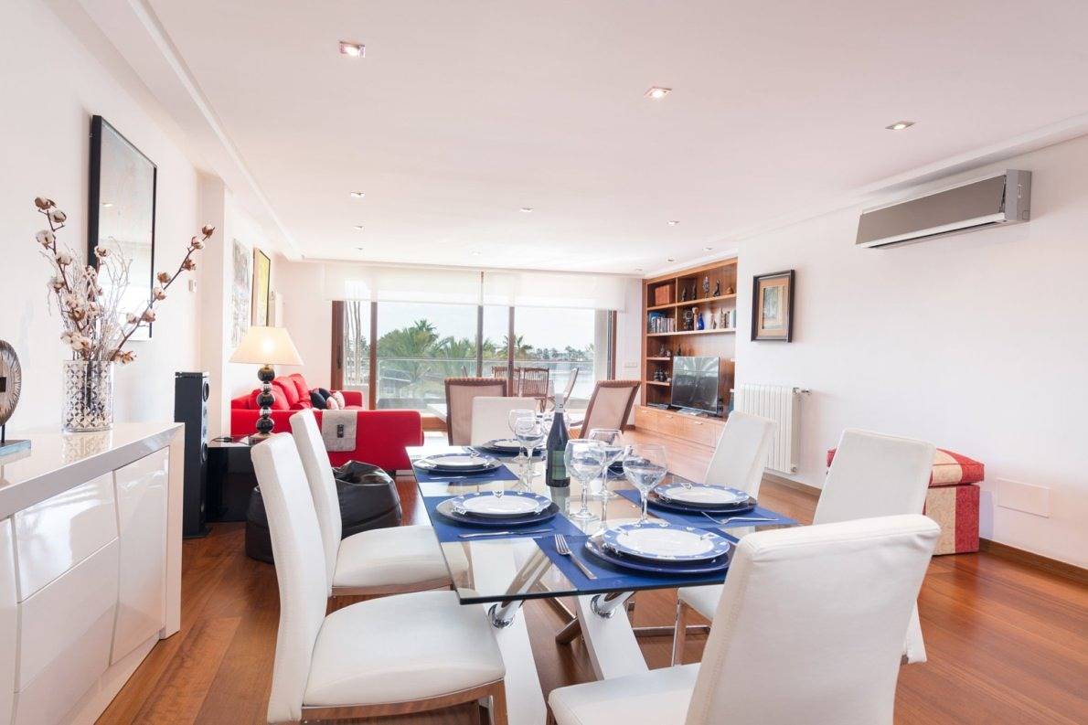 Entire apartment, Luxurious Apartment with Wi-Fi, Balcony and Sea View in Port d'Alcúdia, Alcúdia