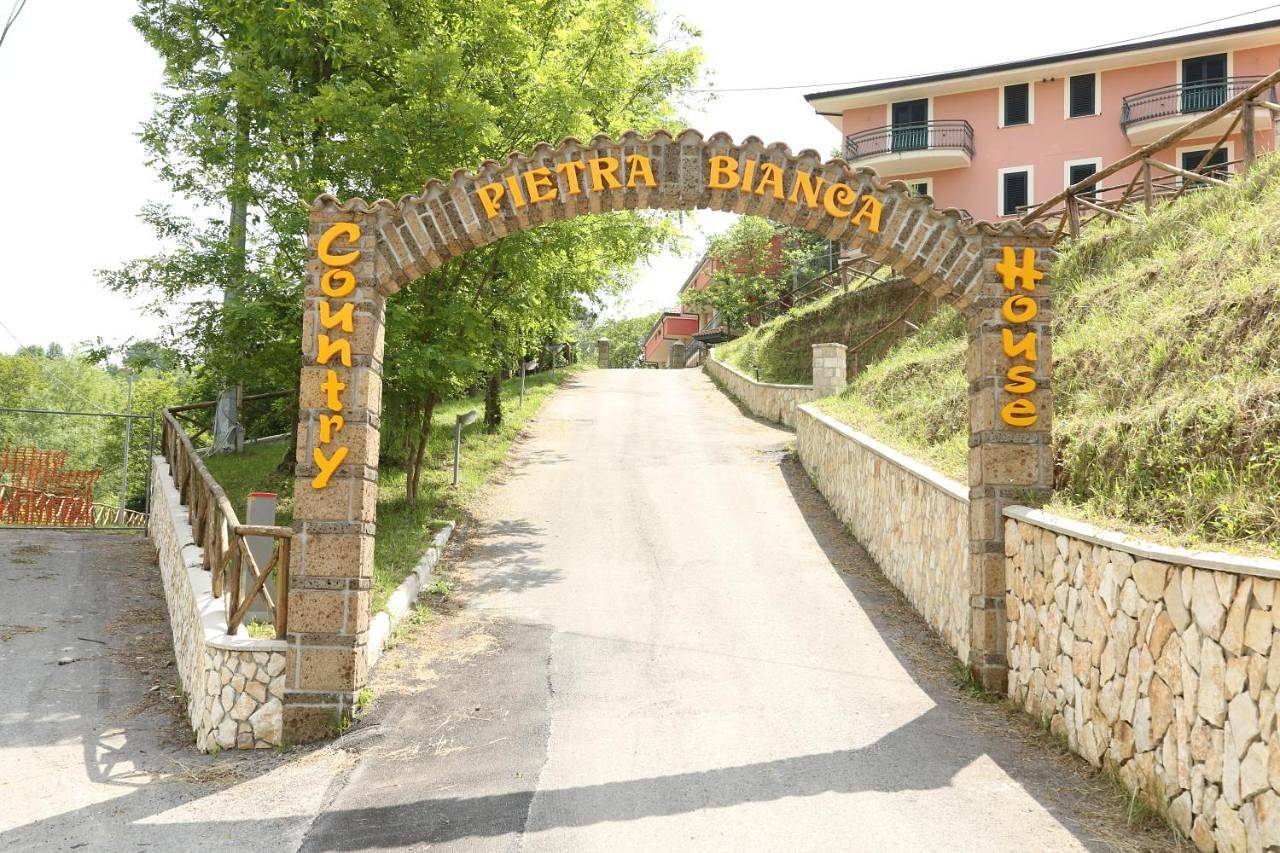 Pietrabianca Country House in Manocalzati, Province d'Avellino