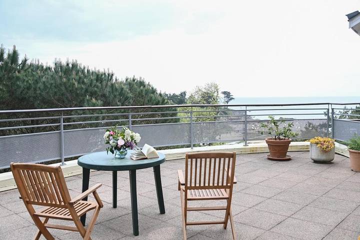 Gîte pour 4 personnes, avec terrasse dans Plage Kerfany - 2