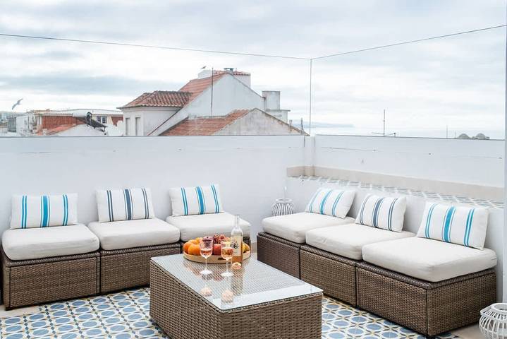 Luxury Building with Rooftop in Central Ericeira! in Praia dos Pescadores (Ericeira), Ericeira