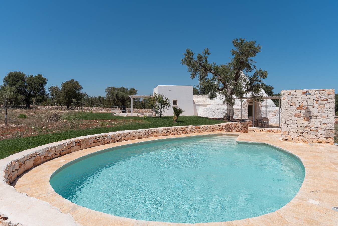 Villa 'Trullo White Dream Con Piscina' con piscina privata, Wi-Fi e aria condizionata in Ostuni, Salento