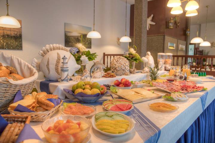 Appartement-Hotel Seeblick - Dz Doppelzimmer Seeseite - Jadestr. 42 - 46 in Schillig Strand, Wangerland