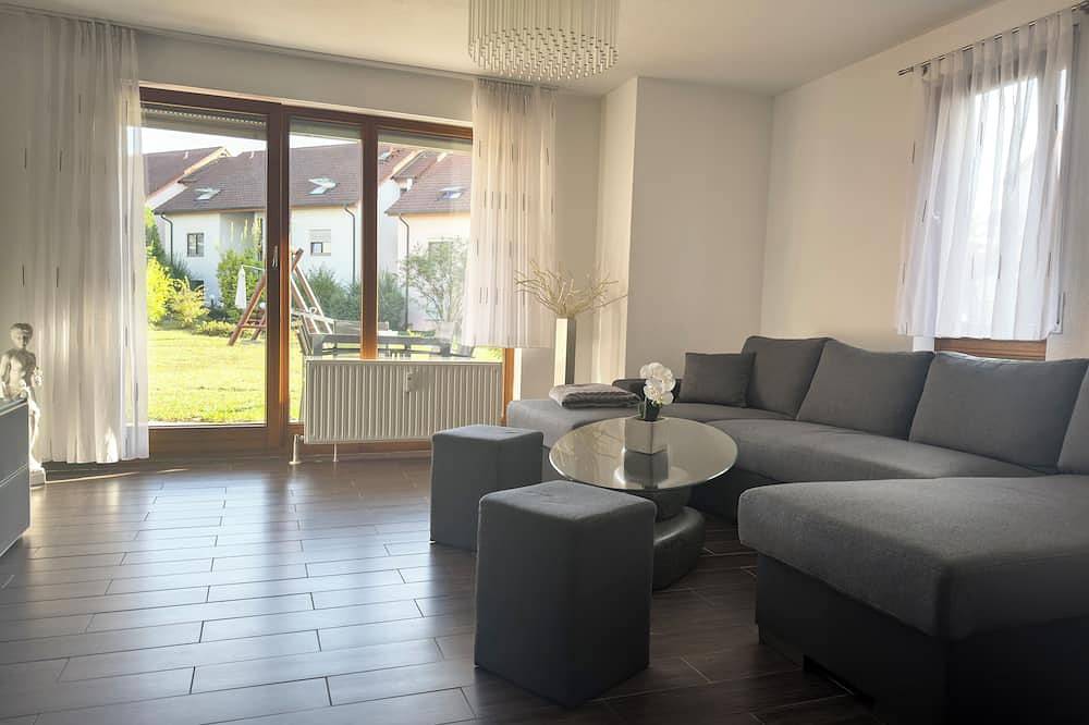 Ganze Wohnung, Moderne, großzügige 2 Zimmer Wohnung, Nähe zu Audi, Lidl, Bosch, Kaufland in Obersulm, Kurpfalz