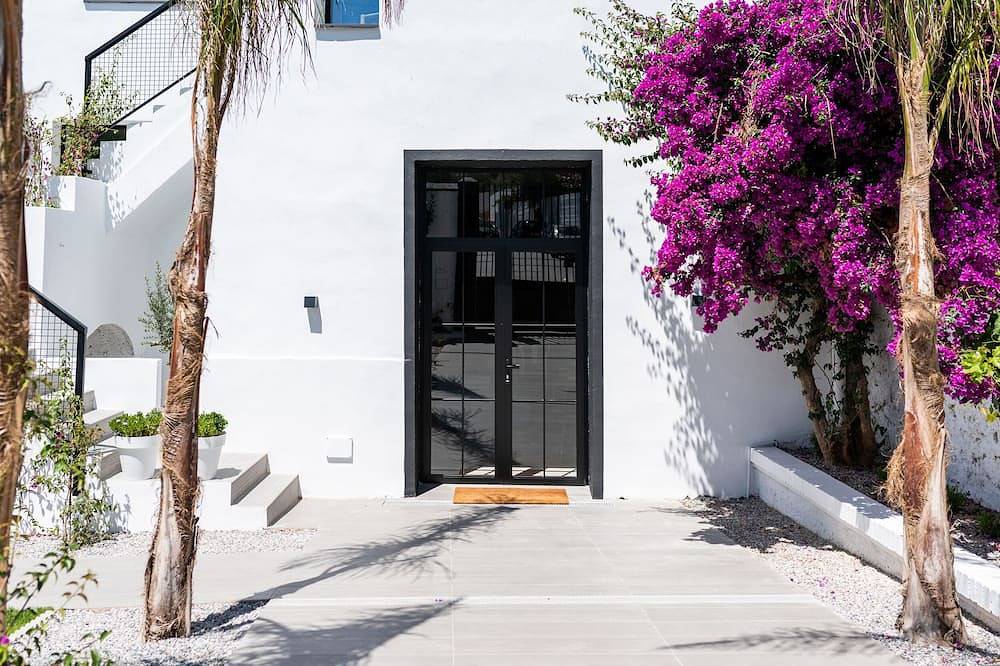 Rural Manor House: Garden and Pool, Granada 25 min in Albuñuelas, Provincia de Granada