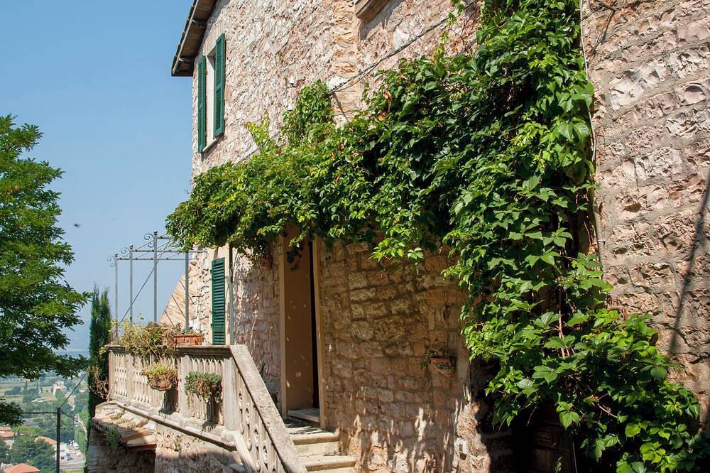 Charming villa in picturesque Spello with Garden Views in Spello, Perugia Provinz