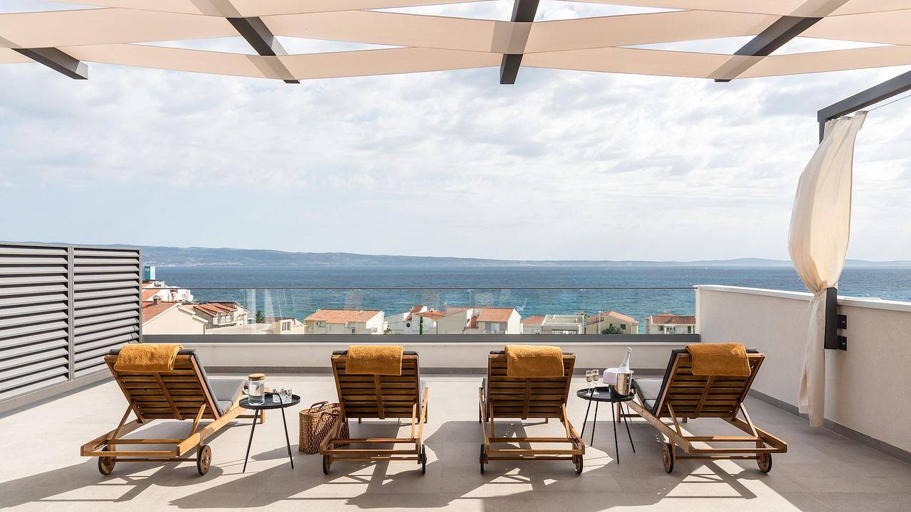 Villa for 4 people with hot tub in Podstrana, Split-Dalmatia