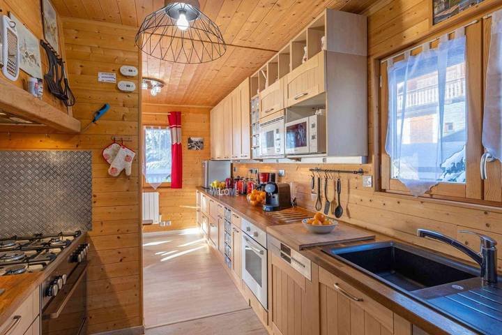 Chalet pour 15 personnes, avec terrasse à Fontcouverte-la-Toussuire - 4
