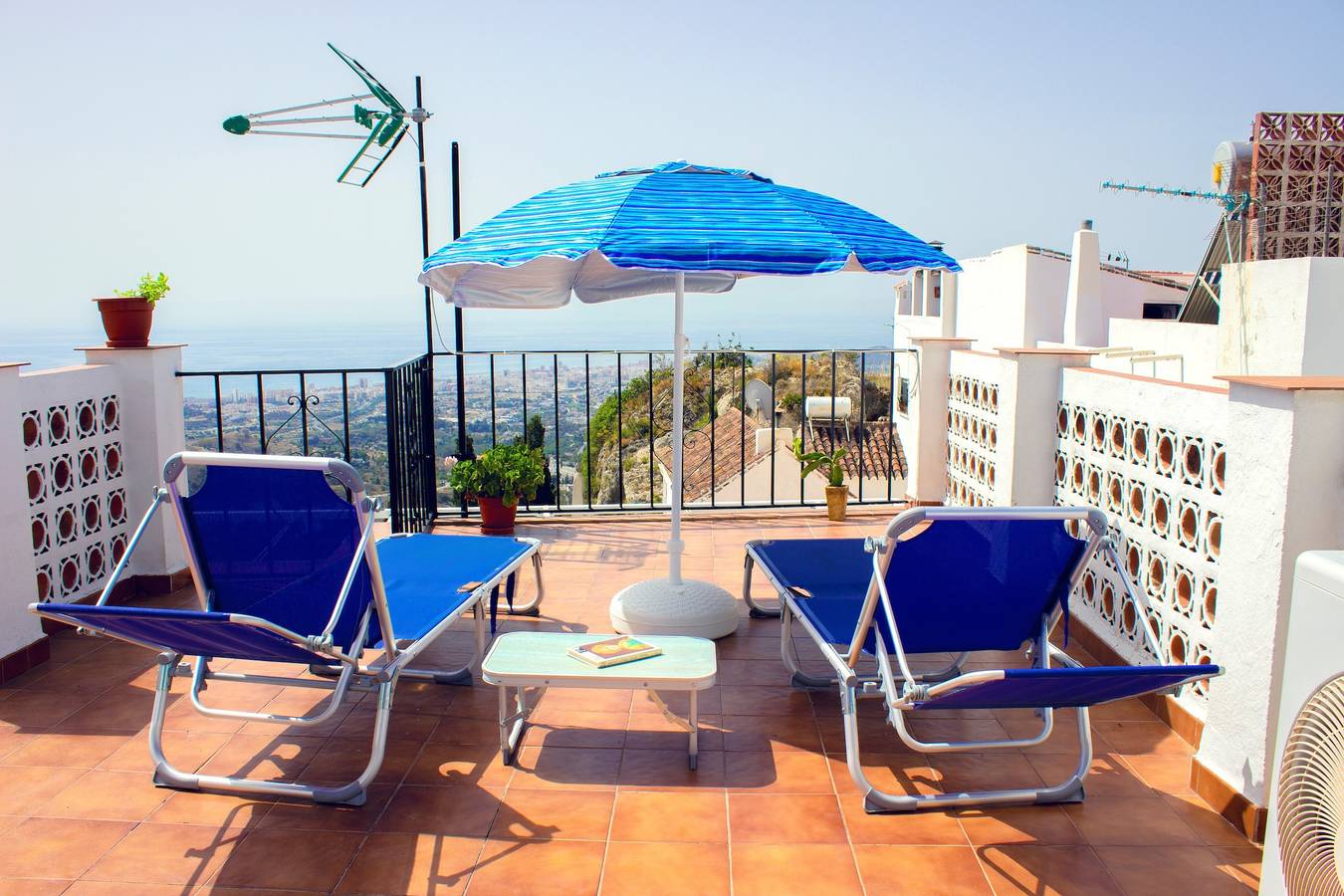 Apartamento entero, Casa de vacaciones "Mijas Tropical, Casita Típica" con vistas al mar, terraza y Wi-Fi in Mijas Pueblo, Mijas