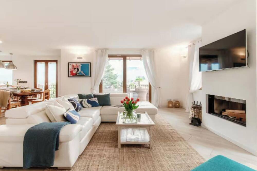 Luxurious Villa in Menaggio with Panoramic Lake Views in Menaggio, Commune de Menaggio