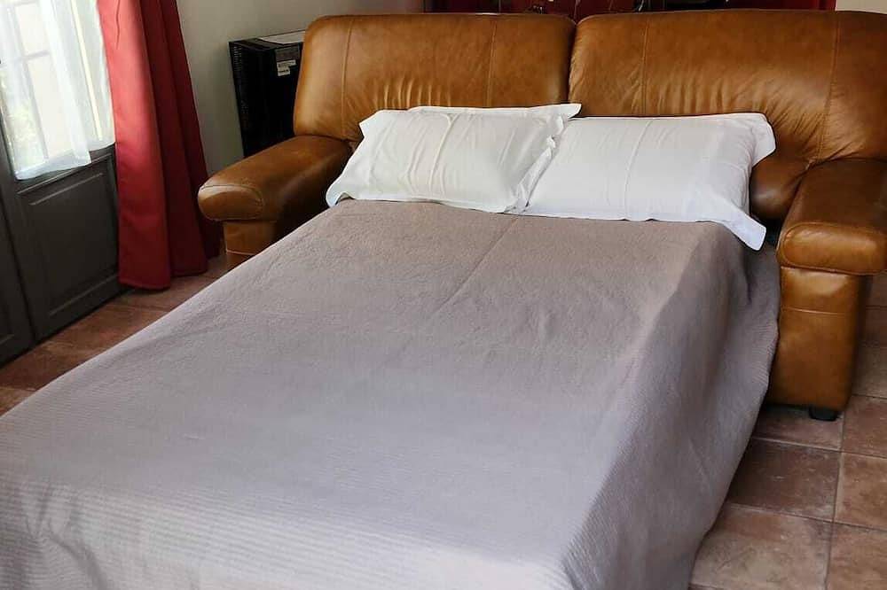 House T3 *****, typical and quiet area, patio sea view, air conditioning, parking and wifi in La Côte Vermeille, Collioure