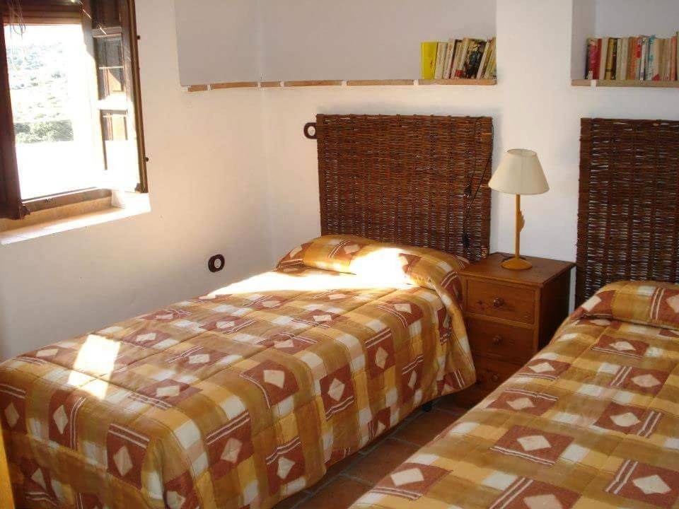 Three-Bedroom House in Parauta, Provincia de Málaga