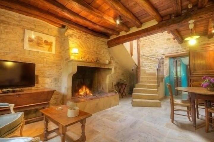 Gîte pour 6 personnes, avec Terrasse ainsi que Jardin et Piscine