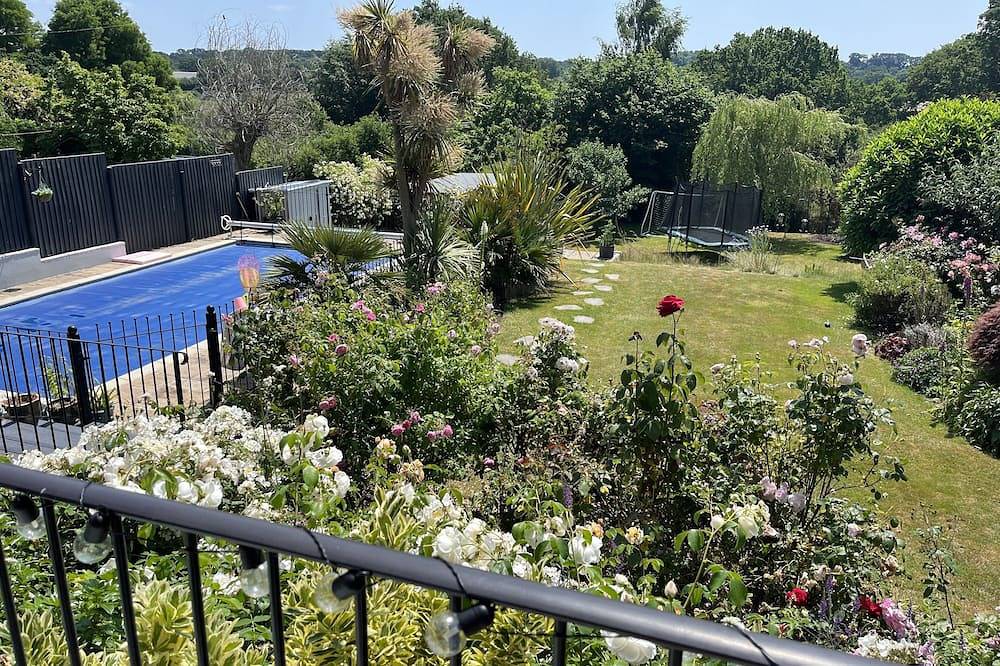 Holiday Rental for 10 People in Cranborne Chase, South West England