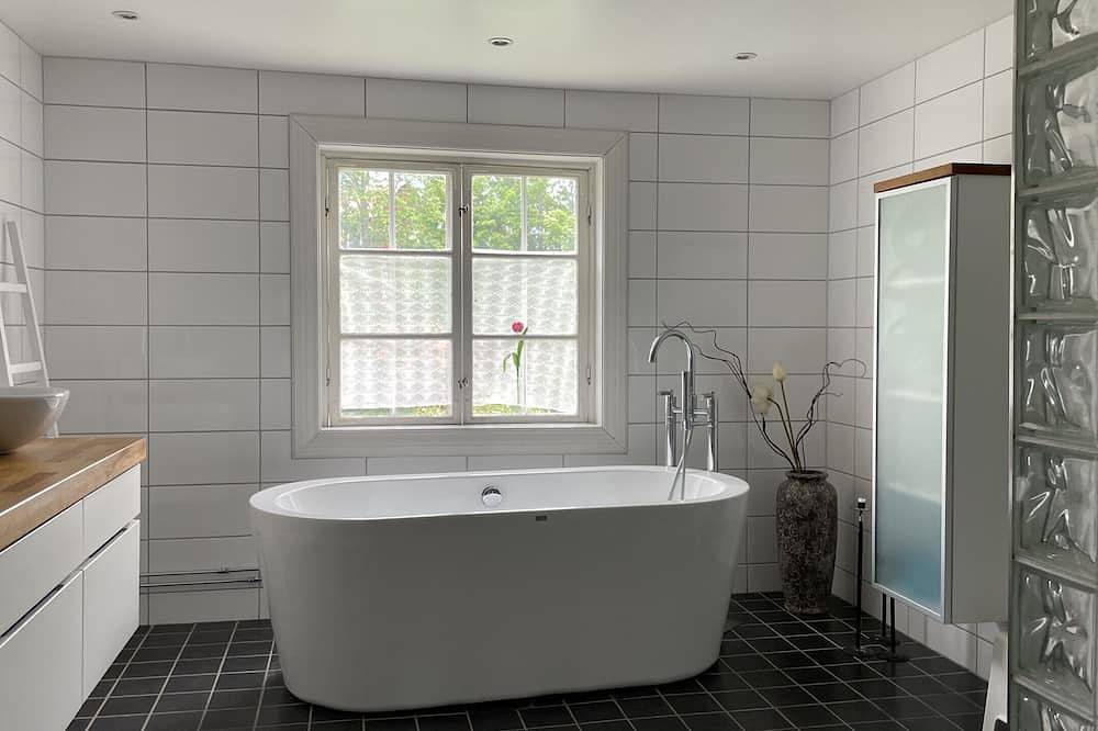 Gemütliches familienfreundliches Ferienhaus in Bergslagen, perfekt für Urlaub und Entspannung! in Lindesberg, Örebro und Umgebung