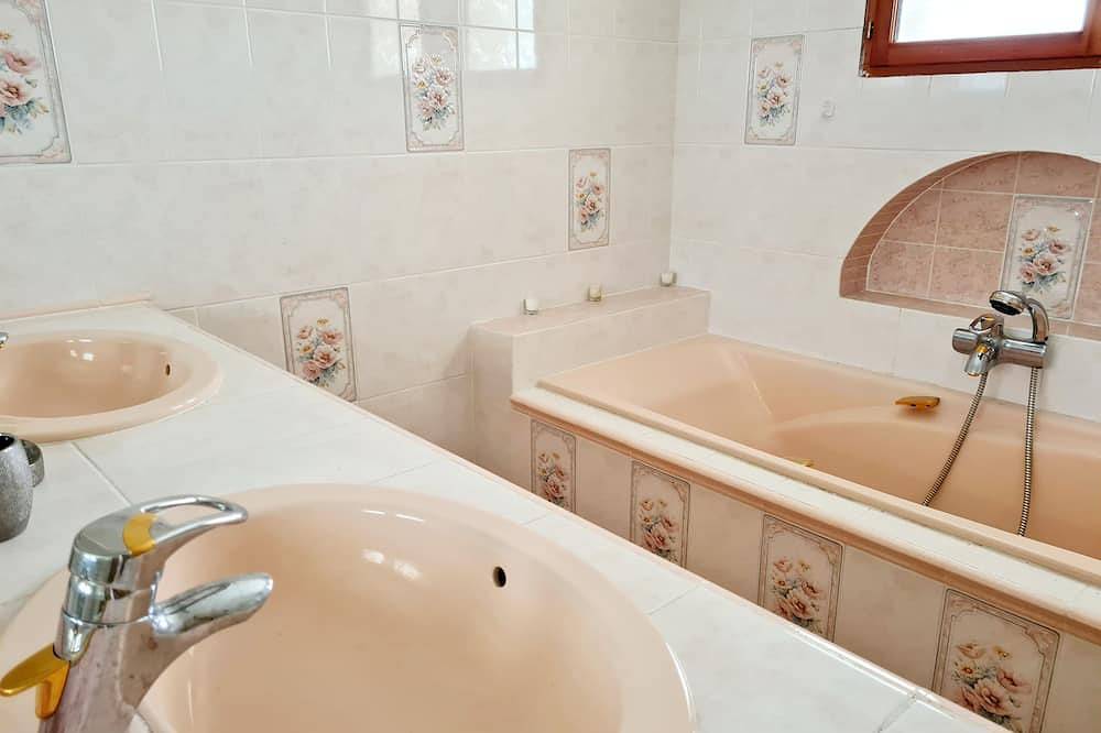 Villa Avec Jardin - 4 Personnes - Entre Cassis, Aubagne, la Ciotat et Marseille in Roquefort-la-Bédoule, Marseille region