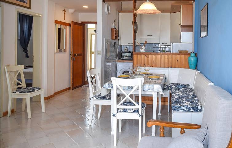 Apartamento vacacional entero, Retiro costero: Apartamento de 70 m2 con aire acondicionado, terraza y vistas al mar (a 800 m de la playa) in Rosignano Solvay, Rosignano Marittimo