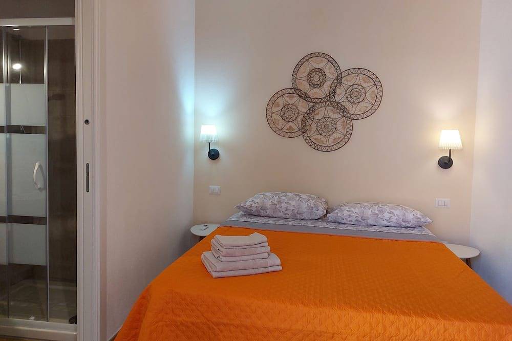 Downtown villa 3 bedrooms with 3 private bathrooms 5 min drive from beaches in Teulada, Cagliari Province