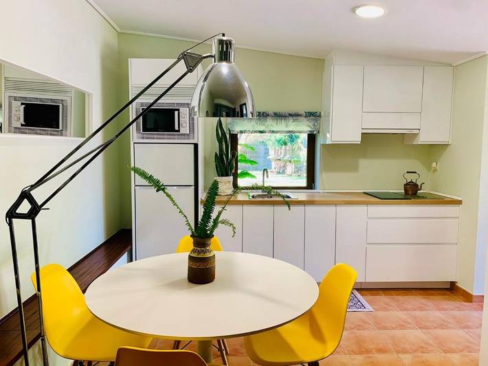 Apartamento para 4 personas, con Terraza además de Jardín y Piscina en Cuntis