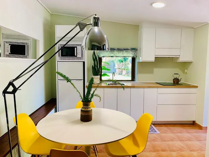 Maison de vacances pour 4 personnes, avec piscine ainsi que jardin et terrasse, animaux acceptés - 1