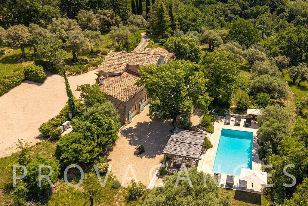 Provencal stone house with panoramic views and pool in Fayence in Fayenza, Region de Draguignan