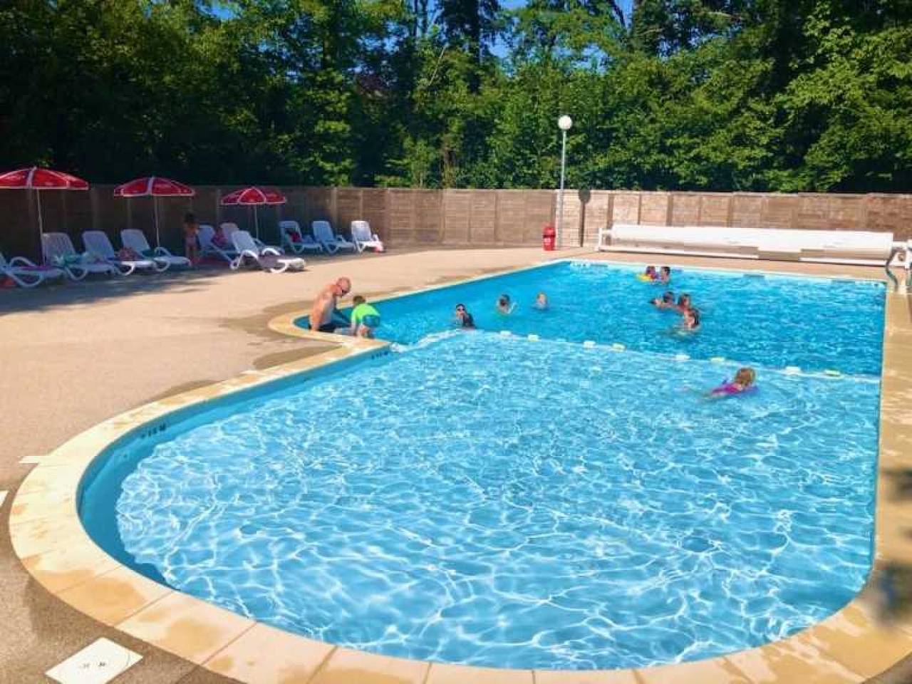 Camping 4 étoiles - Piscine  - efa00c in Lons-le-Saunier, Jura