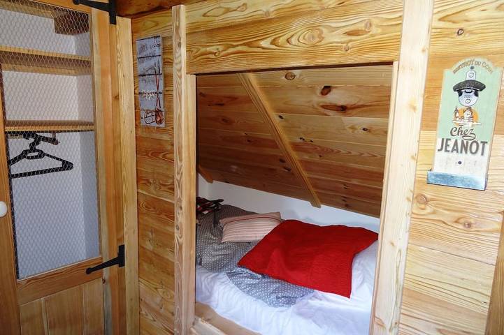 Gîte pour 3 personnes, avec jardin ainsi que jacuzzi et terrasse à Crots - 3