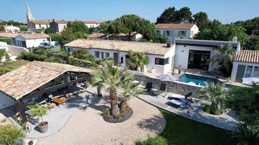 Hôtel pour 2 personnes, avec jardin ainsi que terrasse et piscine