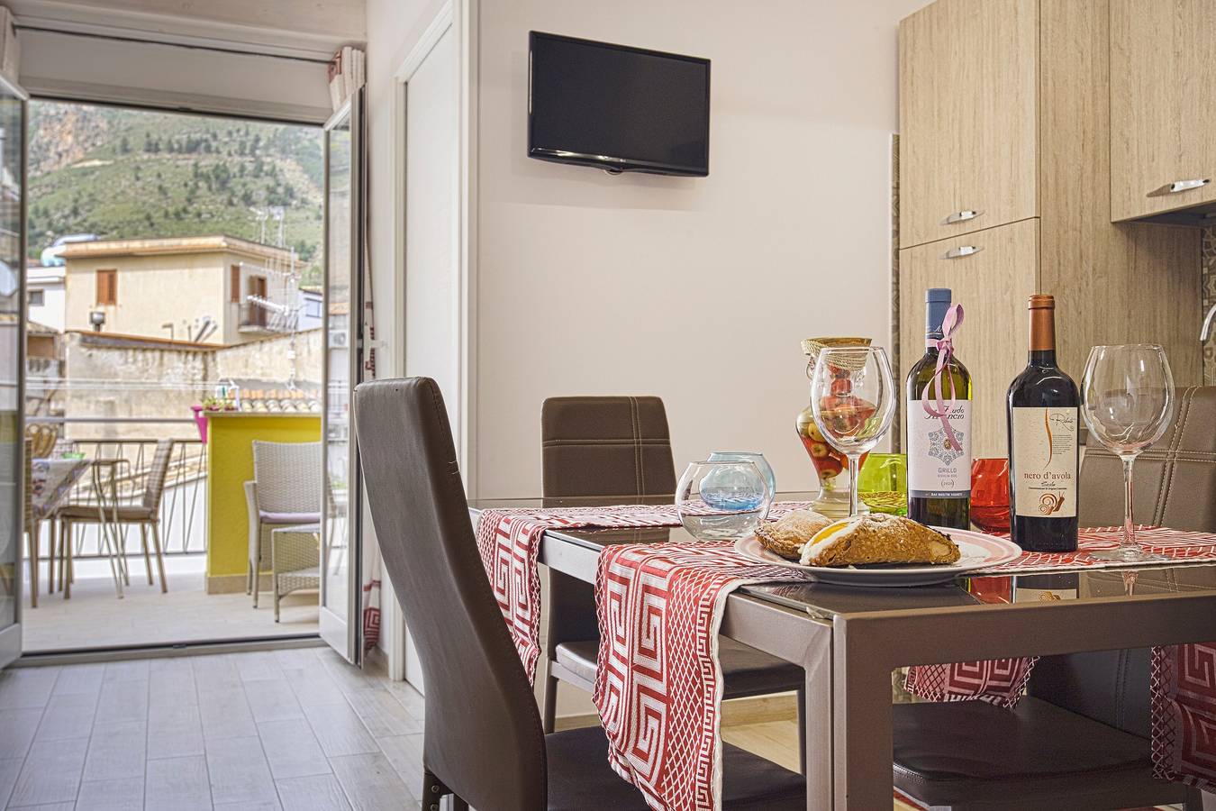 Appartamento intero, Appartamento 'Rosy 1' con vista mare, terrazza e A/C in Castellammare del Golfo, Provincia di Trapani